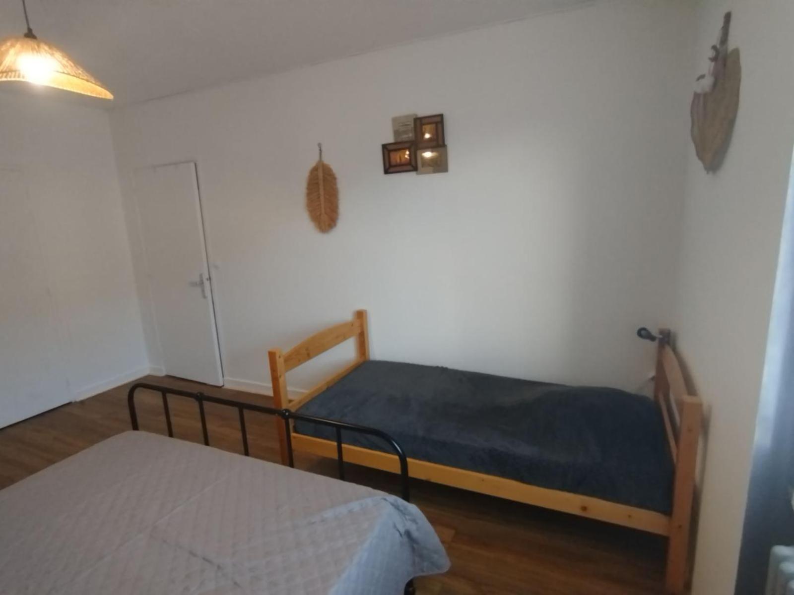Coquelicot, Entre Volcans D Auvergne Et Sancy, Orcival. Apartment